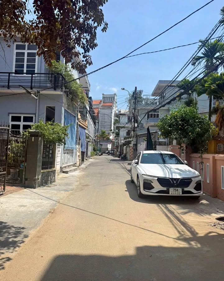 Nhà 2 tầng mặt tiền kiệt Nguyễn Huệ 70m² giá 3 tỷ - Cơ hội đầu tư hấp dẫn!