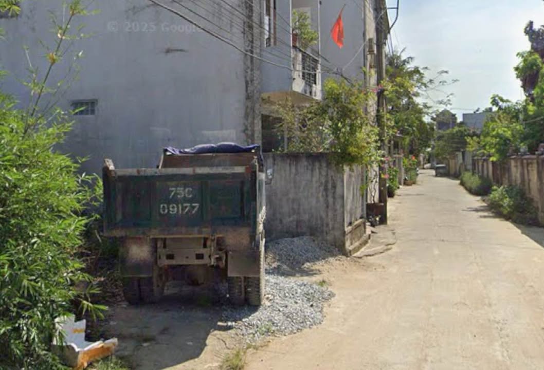 Đất nền 15 Hoàng Quốc Việt 63m² giá 2 tỷ - Đường lớn thuận tiện!