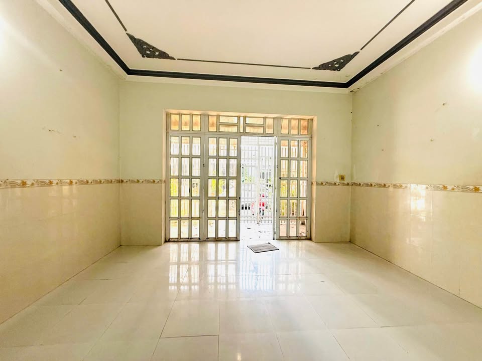 Nhà 2 Lầu Chính Chủ Bán Gấp tại Huỳnh Thúc Kháng, Rạch Giá - 2.1 Tỷ