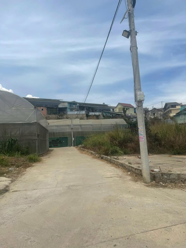 Lô đất 2 mặt tiền Vạn Thành, Đà Lạt 314m² giá 3.9 tỷ - Cơ hội đầu tư tuyệt vời!