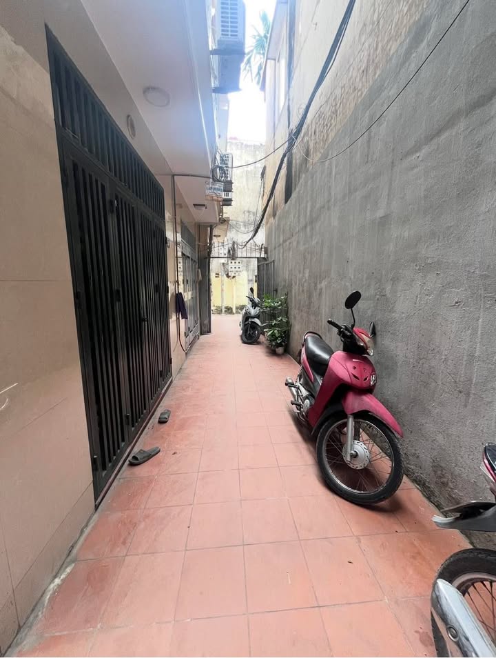 Nhà 4 tầng tại Lĩnh Nam 46m² giá 6 tỷ - Bán gấp trước tết!