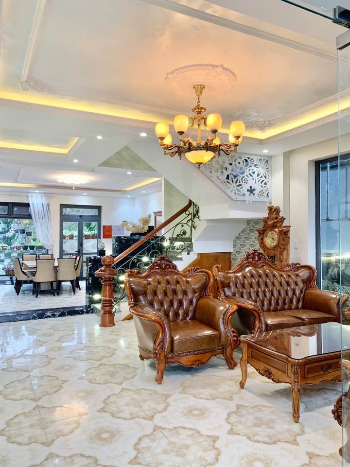 Cho thuê Villa Ngô Tất Tố, Đà Lạt 7PN giá 30 triệu - Nội thất hiện đại, ô tô vào tận nơi!