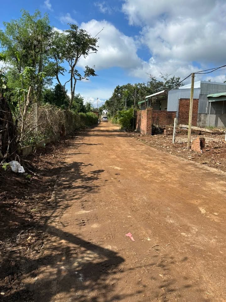 Đất thổ cư 900m² tại thị trấn Ea Kar, Đắk Lắk - Giá chỉ 945 triệu!