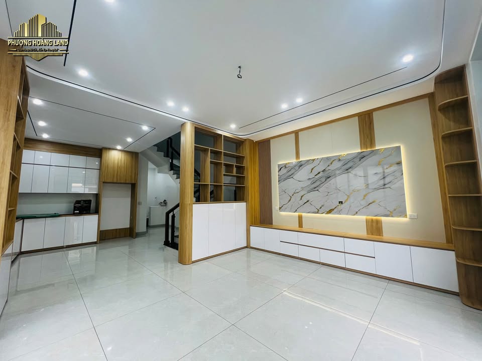 Nhà 3 tầng mới tại Đường Trần Hưng Đạo, Phường Đội Cung, 121,4m² giá 7 tỷ - Vị trí kinh doanh lý tưởng!