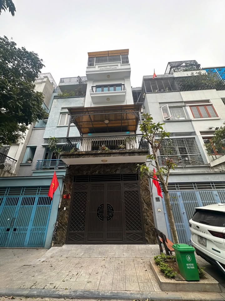 Nhà phố TT8 Văn Phú 90m² giá 20 tỷ - Nhà mới đẹp, đường rộng, thang máy