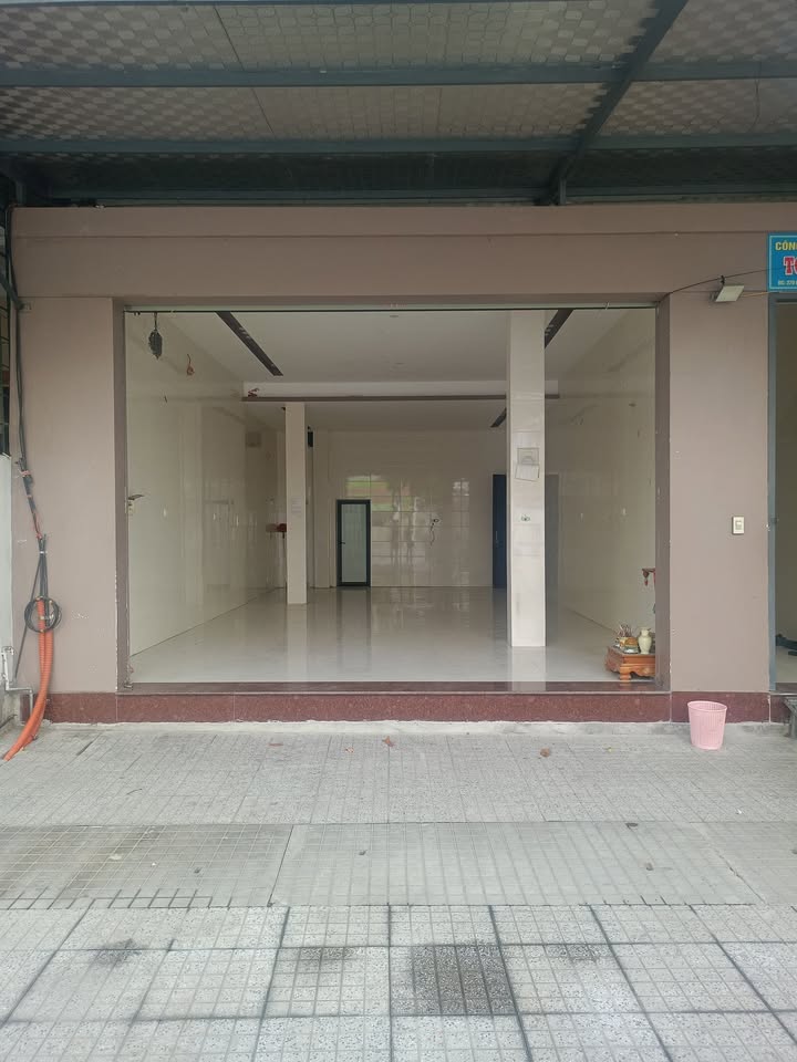 Cho thuê mặt bằng kinh doanh tầng 1 tại ngã tư Nguyễn Công Trứ, 50m² - Vị trí đắc địa