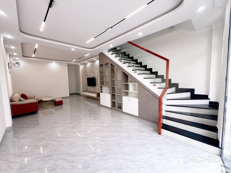 Nhà mặt tiền Hùng Vương, Buôn Ma Thuột, 106m² giá 8.5 tỷ - Sẵn sàng vào ở ngay!