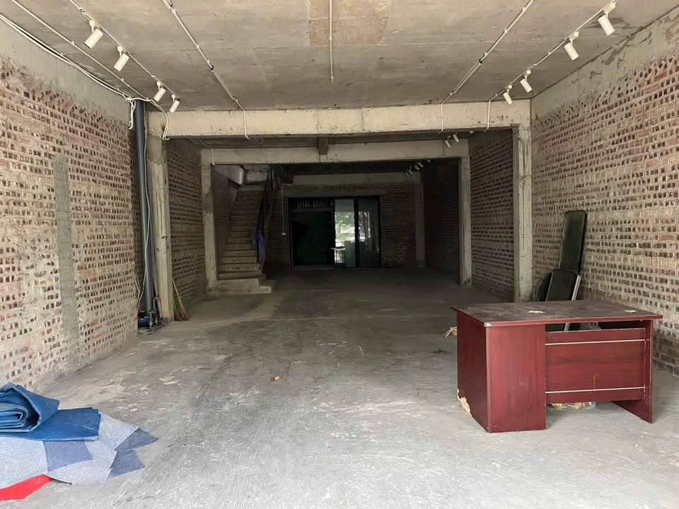 Cho thuê shophouse khu D25 Geleximco 144m² giá 18 triệu - Phù hợp làm văn phòng, kho hàng!