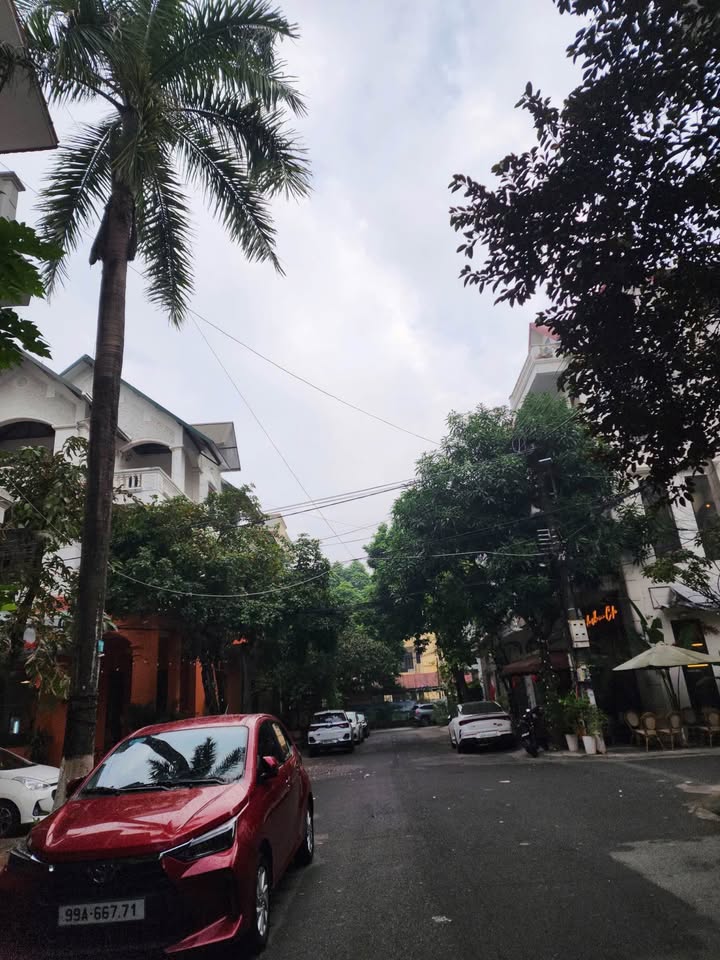 Nhà 2.5 tầng mặt tiền Lê Quý Đôn 77m² giá thương lượng - Sổ đỏ chính chủ!