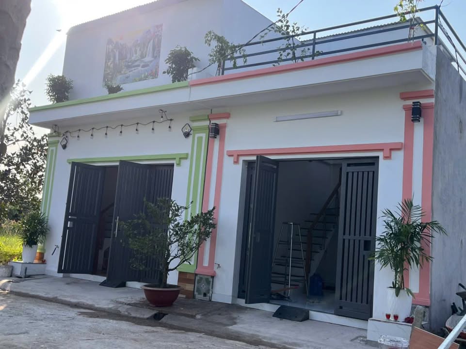 Nhà bán Nhơn Trạch 98m² giá 2.5 tỷ - Thiết kế hiện đại, gần khu quân đội!