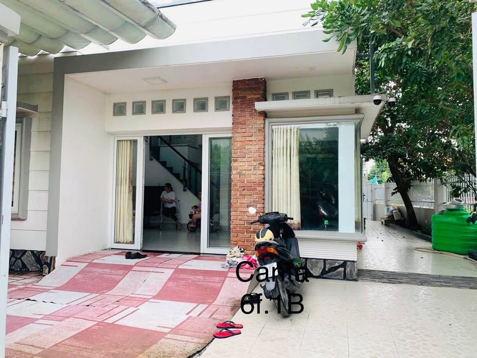 Biệt thự góc 2 mặt tiền Hưng Long, Bình Chánh 200m² giá 5.9 tỷ - Sẵn sàng vào ở ngay!