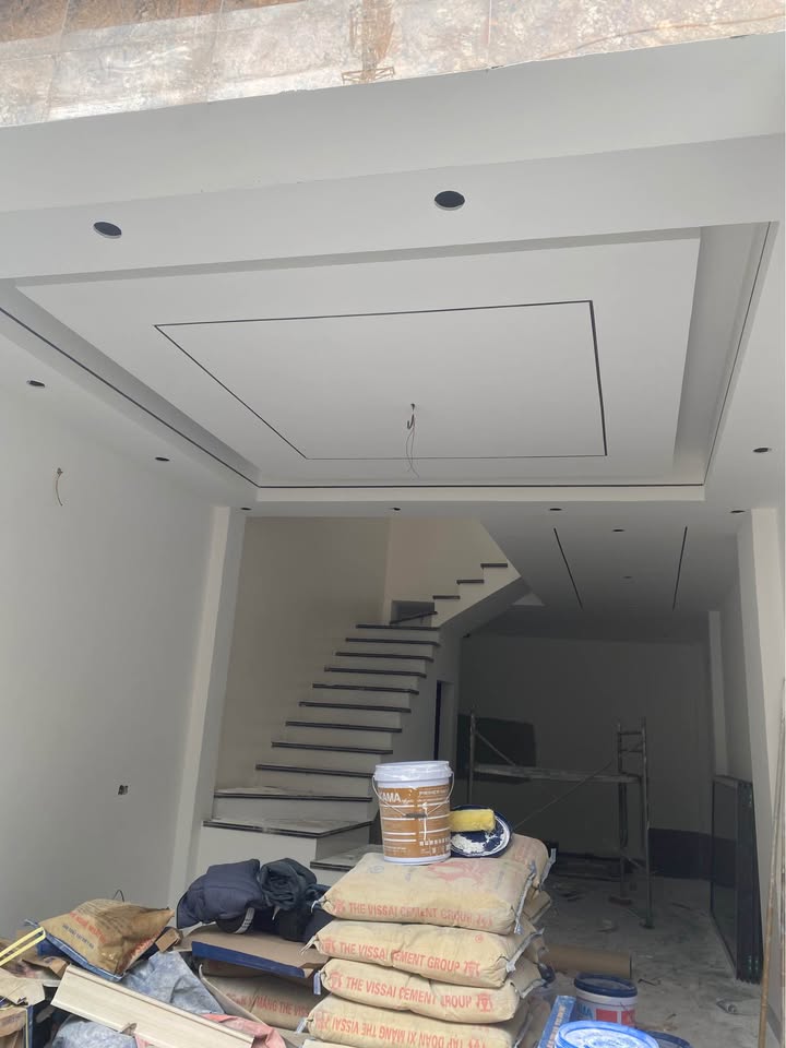 Nhà 3 tầng Lý Nhân Tông 42m² giá 2.3 tỷ - Thiết kế hiện đại, vào ở ngay!