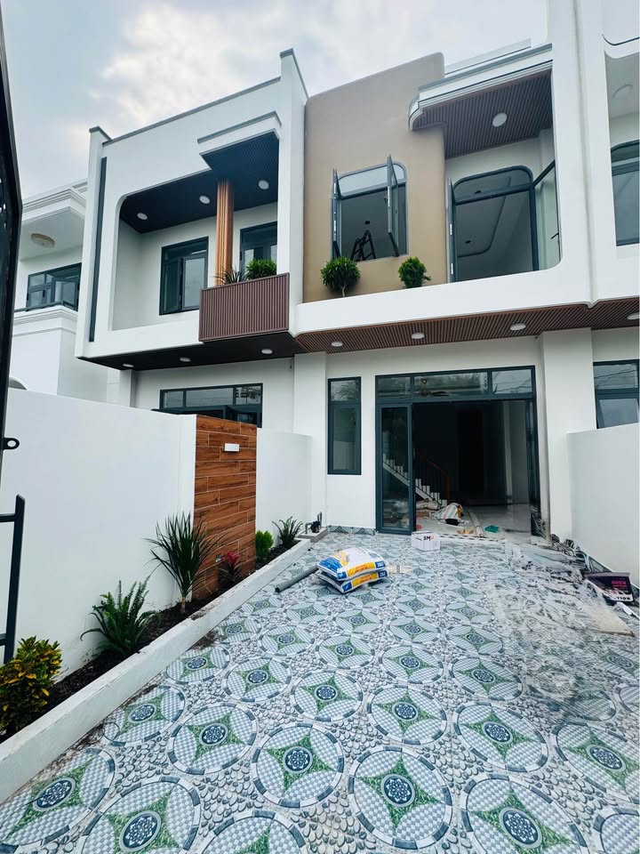 Nhà phố 100m² Khu phố Mỹ Lương, Tiền Giang giá 1.9 tỷ - Sẵn sàng vào ở ngay!