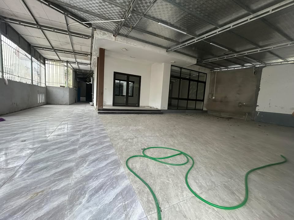 Mặt bằng cho thuê sân vườn đường Nguyễn Văn Cừ 255m² giá 25 triệu - Kinh doanh tự do!
