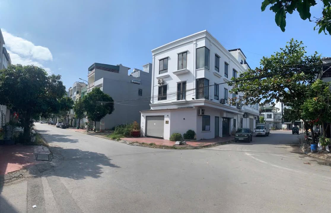 Nhà góc 2 mặt tiền Hạ Long 102m² giá 7.5 tỷ - Giao dịch nhanh chóng!