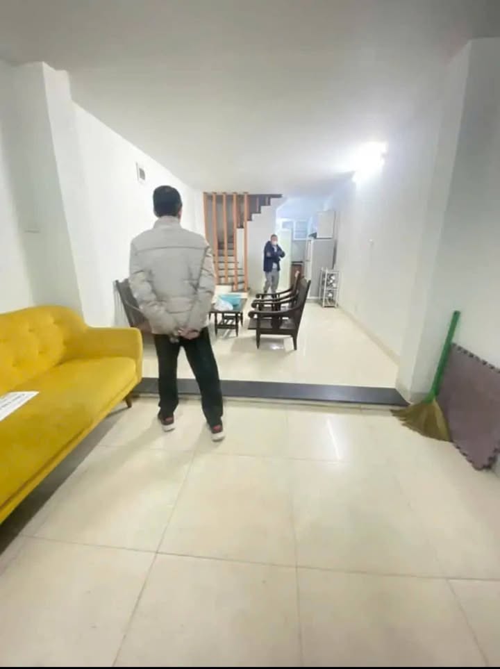 Nhà riêng cho thuê 3 tầng ngõ 255 Lĩnh Nam, Hoàng Mai 35m² - An ninh tốt, giá chỉ 6 triệu!