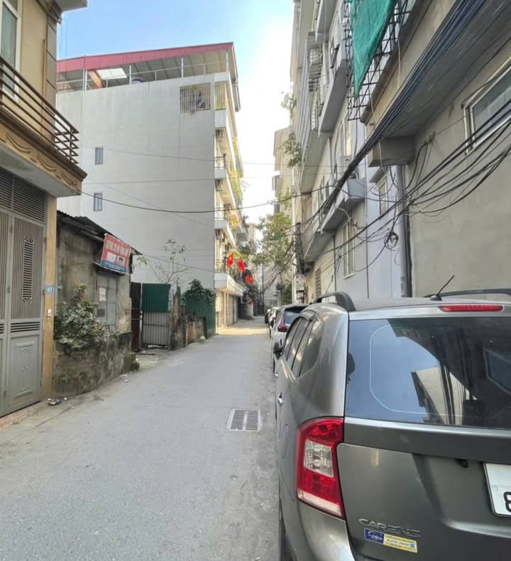 Đất đẹp Vạn Phúc, 64m² giá 16 tỷ - Ô tô tránh, kinh doanh thuận lợi!