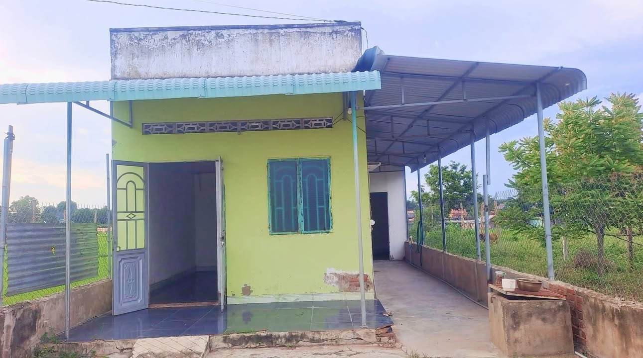 Đất kèm nhà cấp 4 tại hẻm Ngô Quyền, Ayun Pa, Gia Lai 115m² - Sẵn sàng vào ở ngay!