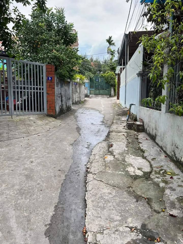 Đất nền Hạ Long 67m² giá 900 triệu - Sổ đỏ chính chủ, khu dân cư đông đúc!