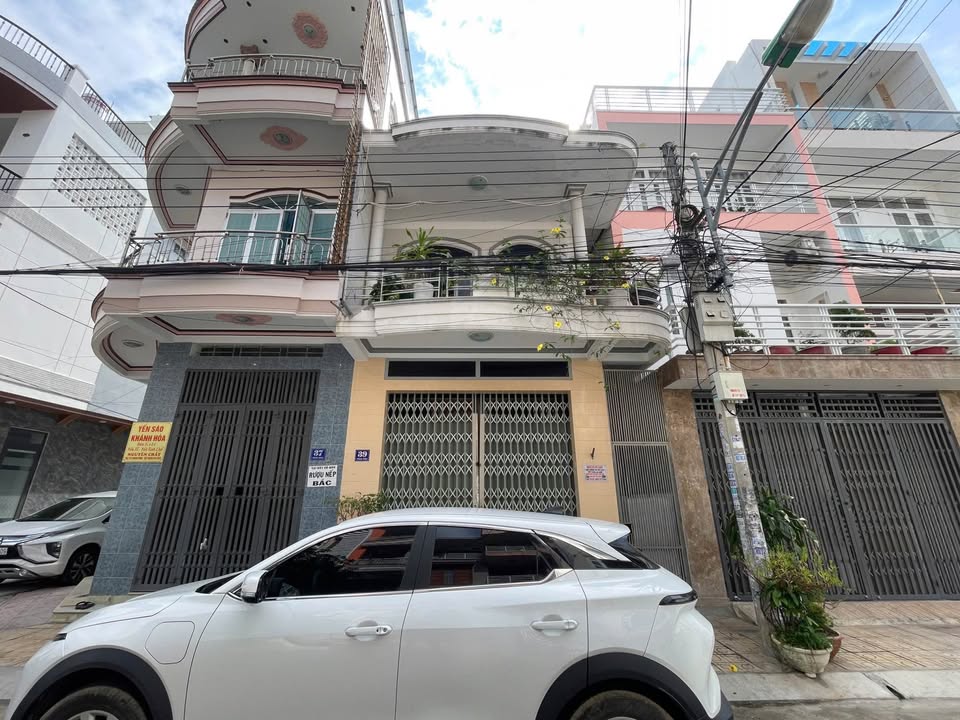 Nhà mặt tiền đường Phan Vinh, Nha Trang 97.5m² giá 9.5 tỷ - Đầu tư sinh lời ngay!