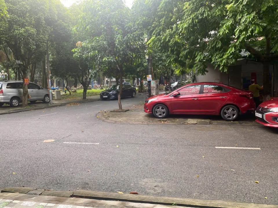 Nhà đẹp 80m² đường Nguyễn Gia Thiều, Bắc Ninh - Giá chỉ 12 tỷ, vị trí kinh doanh đỉnh cao!