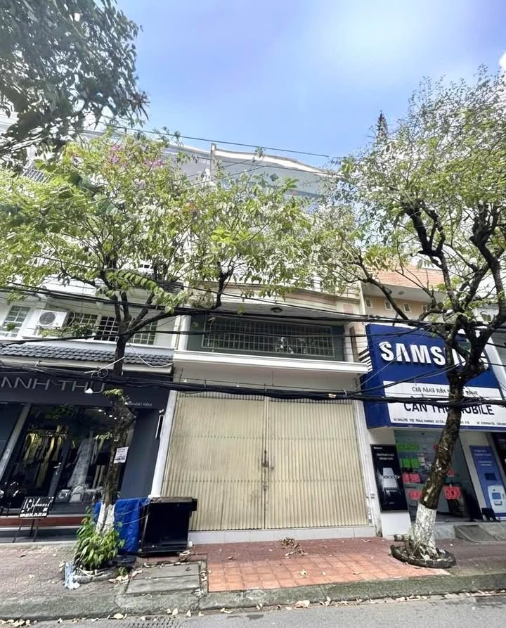 Nhà mặt tiền đường Nguyễn Việt Hồng, Cần Thơ 86m² giá 26 triệu - Vị trí đắc địa cho kinh doanh!