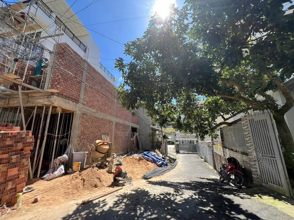 Đất hẻm ô tô lớn Phù Đổng Thiên Vương, Đà Lạt 82.16m² giá 4.2 tỷ - Sổ riêng, hướng Tây Nam!