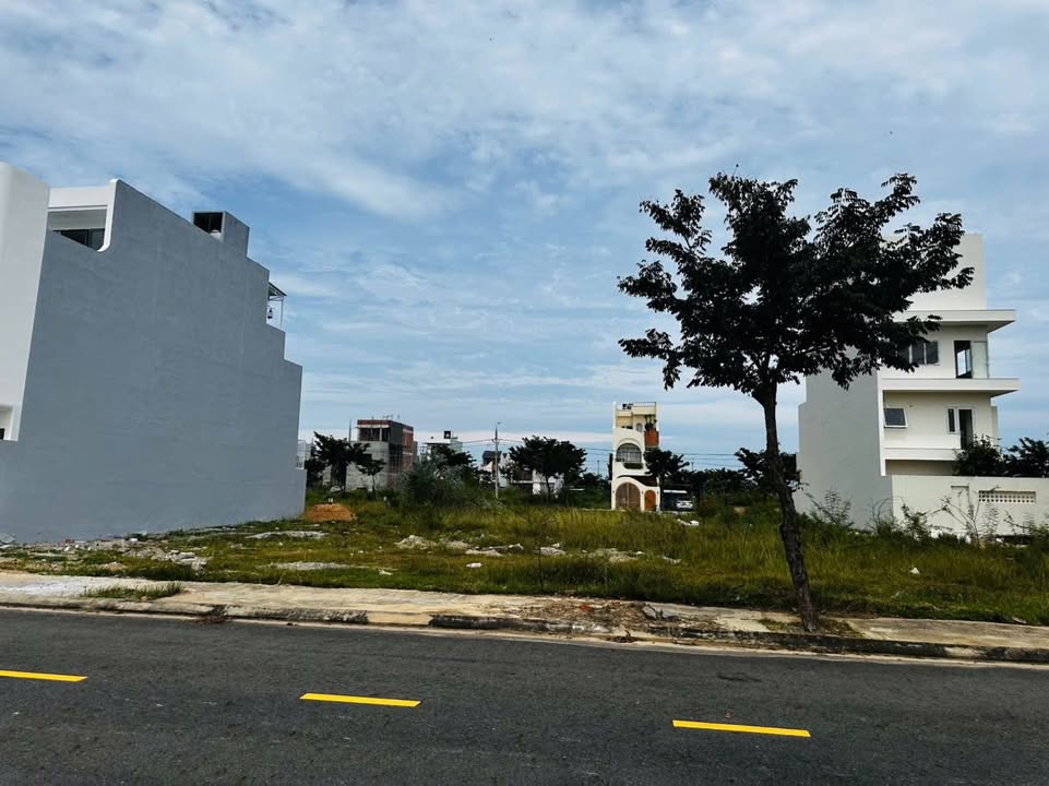Đất nền Nam Hòa Xuân Đà Nẵng 244.8m² giá 13.2 tỷ - Vị trí đẹp gần công viên!