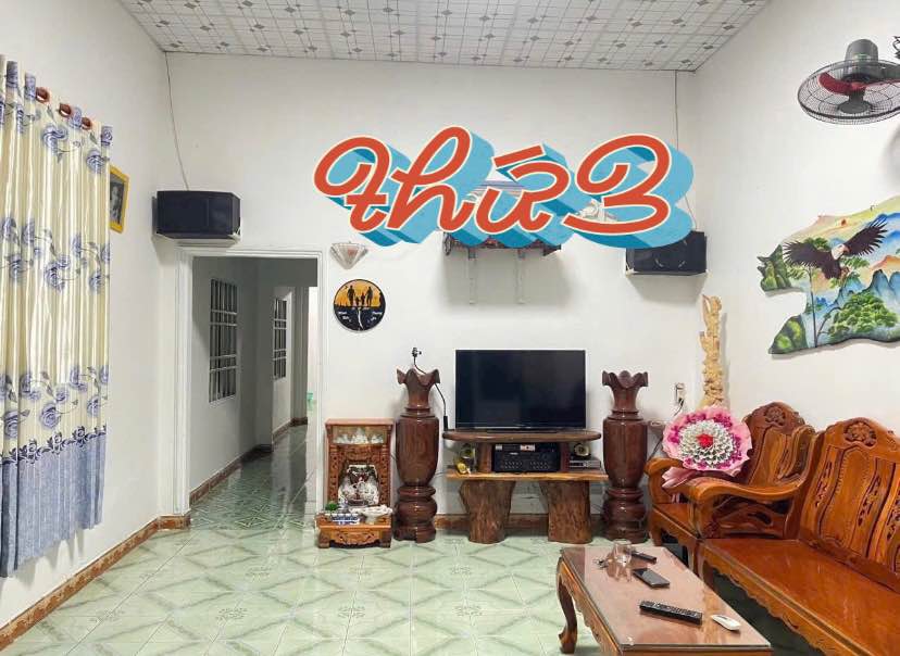 Nhà bán Khu Phố 3, Bình Phước 175m² giá 1 tỷ - Ô tô vào tận sân