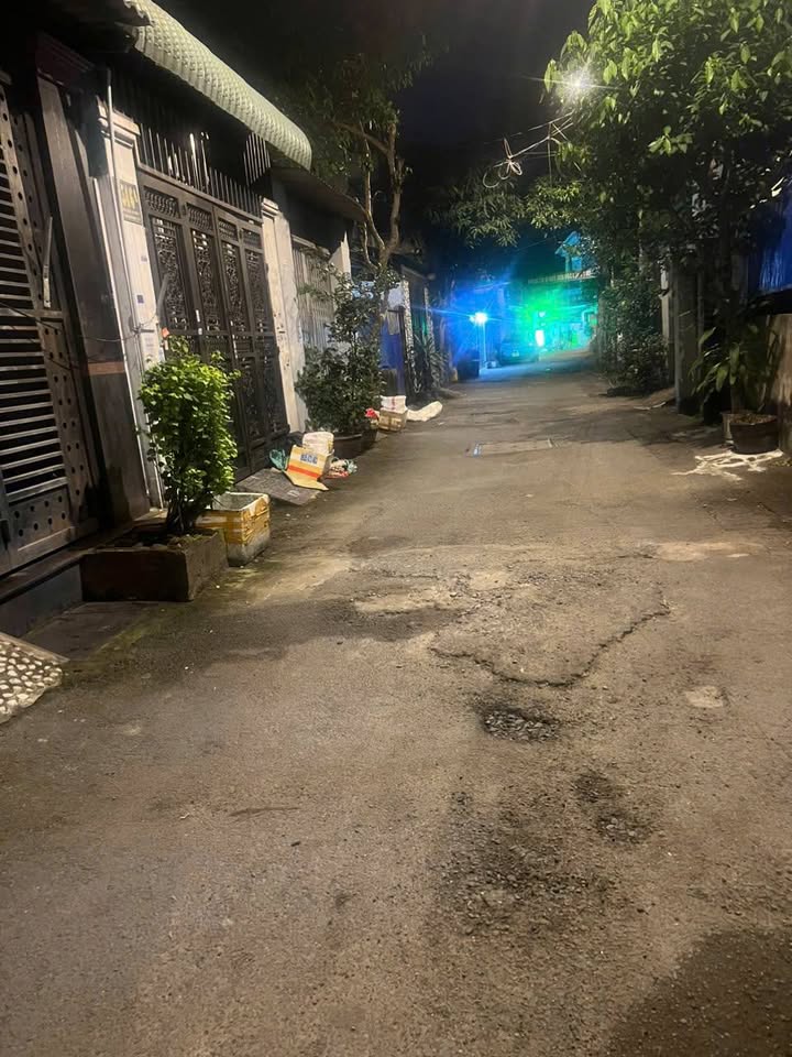 Nhà cấp 4 gác lửng đường Lâm Thị Hố, quận 12 - Giá chỉ 4.3 tỷ, sổ đỏ chính chủ!