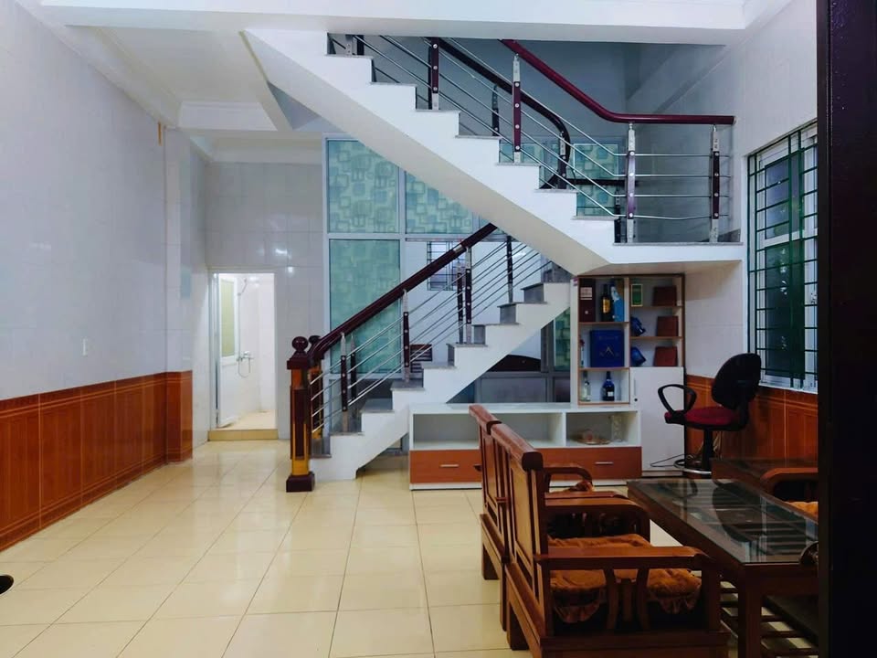 Nhà cho thuê tại Ngõ 2 Cao Xanh 63m² giá 5.5 triệu - Sân phơi rộng rãi thoải mái