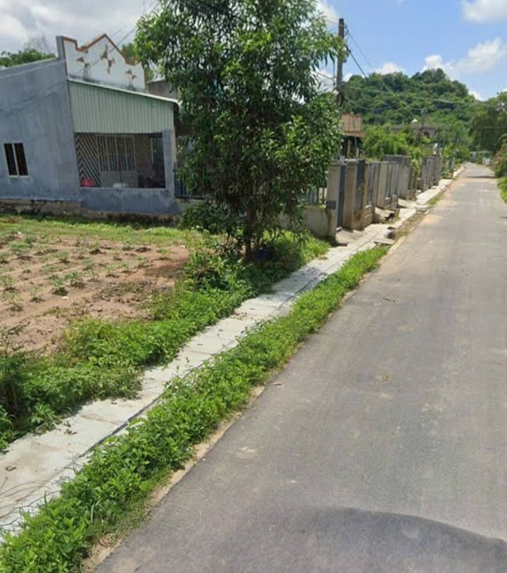 Đất nền chính chủ Số 0A Long Điền 120m² giá 1.35 tỷ - Khu dân cư đông đúc!