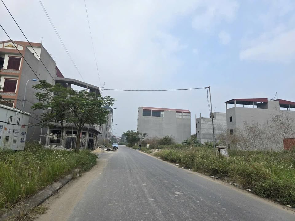 Bán đất Vân Dương, Bắc Ninh 90m² giá 5 tỷ - Sổ đỏ chính chủ, vị trí đẹp!