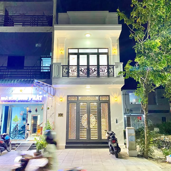 Nhà phố tân cổ điển 90m² đường số 2 Vĩnh Quang - Giá 3.45 tỷ - Nội thất mới cao cấp!