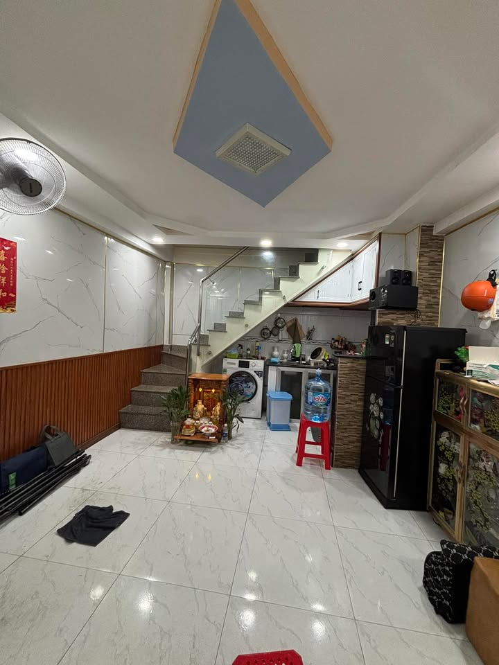 Nhà phố Dương Bá Trạc Quận 8 19m² giá 3.2 tỷ - Vị trí an ninh, giao thông thuận lợi!