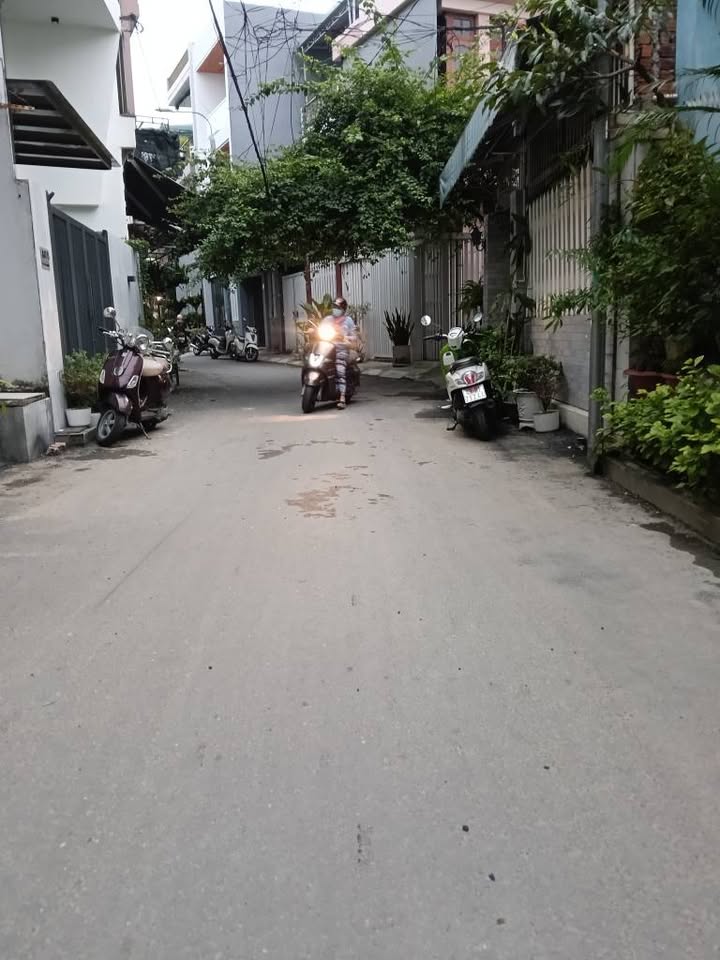 Nhà 2 tầng trung tâm Thanh Khê 81m² giá 4.x tỷ - Ô tô đỗ ngay trước nhà!