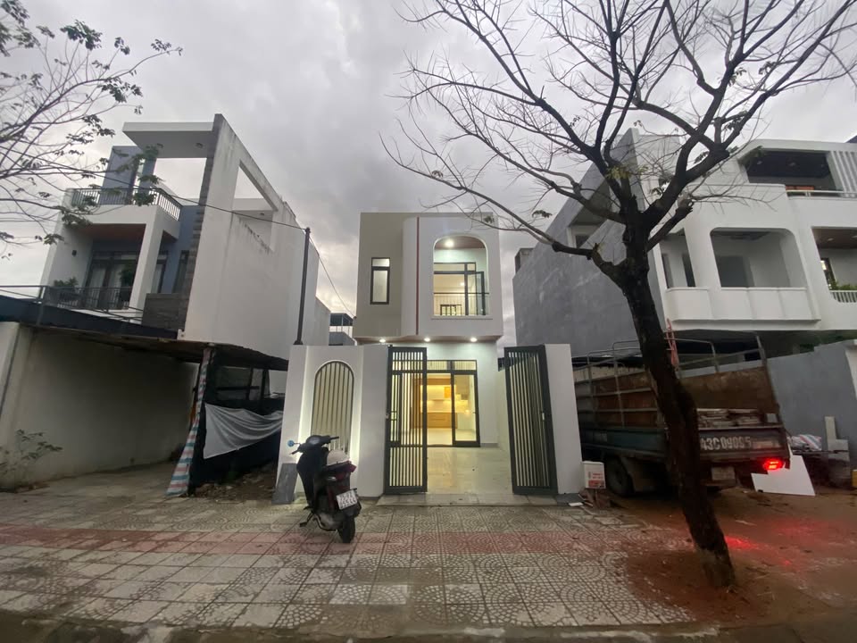 Nhà 2 tầng Hói Kiểng 110m² giá 6.85 tỷ - Thiết kế hiện đại, sẵn sàng ở ngay!