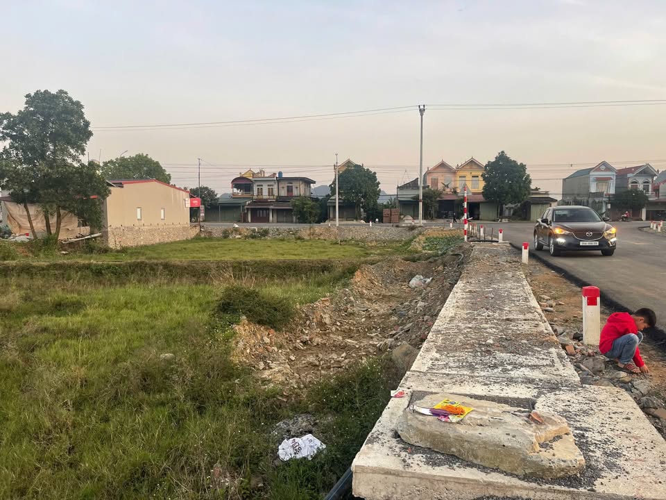 Đất nền liền kề tại Lạc Vân, Nho Quan - Diện tích 193m² giá 2.6 tỷ - Cơ hội đầu tư hấp dẫn!