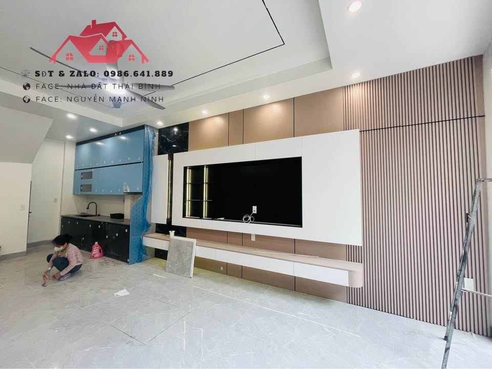 Nhà 3 tầng Tiền Phong, Thái Bình 40m² giá 2.65 tỷ - Thiết kế sang trọng, đầy đủ nội thất!