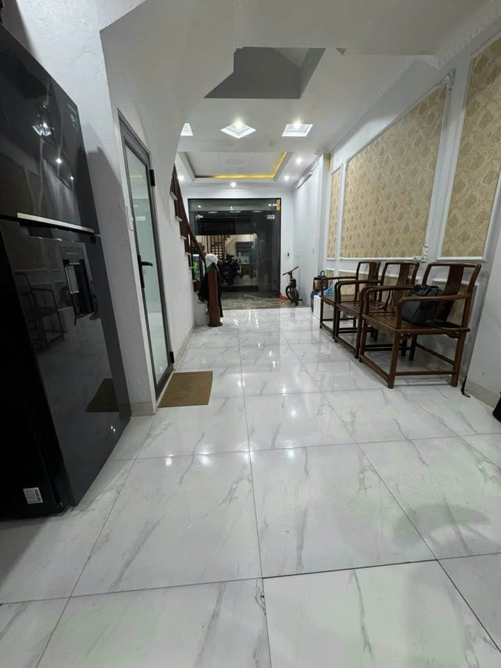 Nhà riêng Kim Giang 40m² giá 7.2 tỷ - Ô tô đỗ cửa, thương lượng linh hoạt!