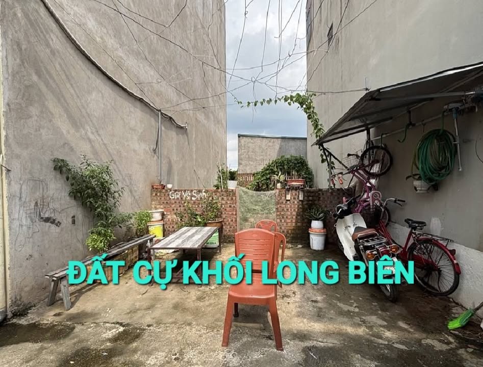 Đất phân lô Cự Khối Long Biên 53m² giá 4.5 tỷ - Sổ đỏ chính chủ, ô tô vào tận nơi!