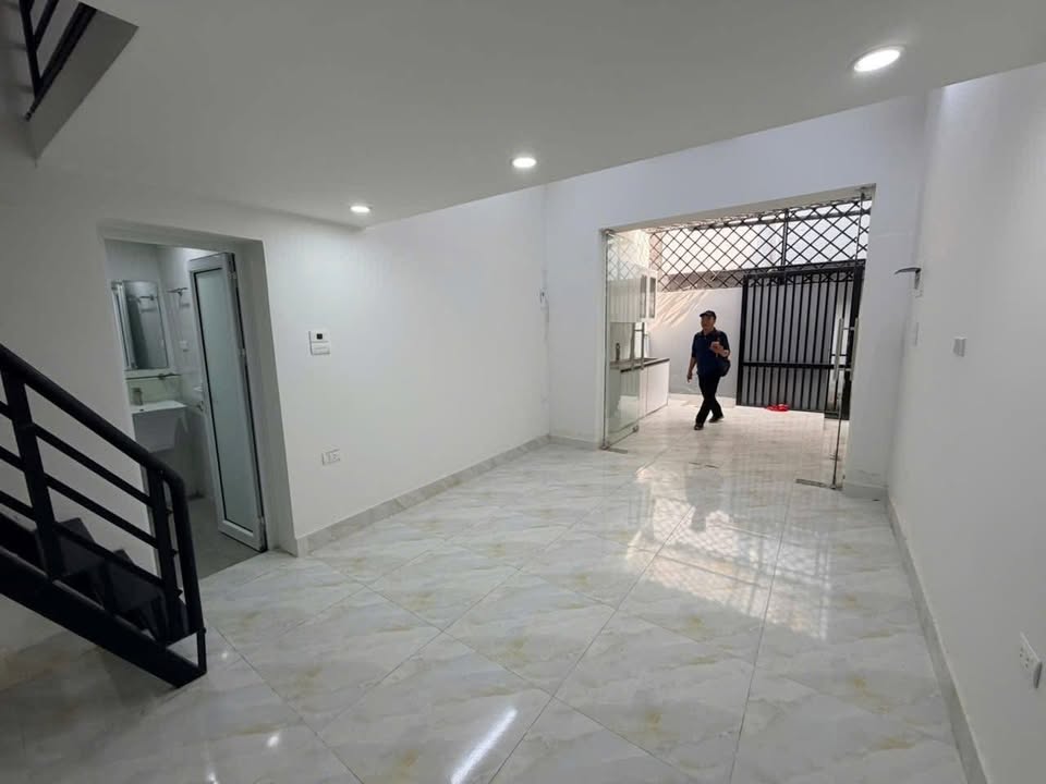 Nhà Ba Đình 36m² giá 6.98 tỷ - Vị trí đẹp, sổ đỏ chính chủ!