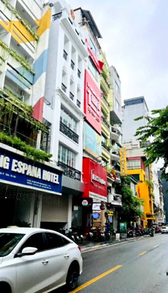 Bán FrontHouse mặt phố Linh Lang, Ba Đình 47m² giá 21 tỷ - Kinh doanh sầm uất!