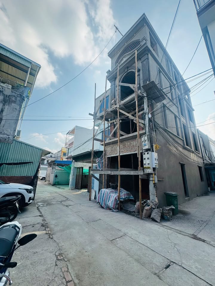 Nhà góc 4 tầng tại Quỳnh Hoàng, Nam Sơn, 55m² giá 4.2 tỷ - Ô tô đỗ cửa!