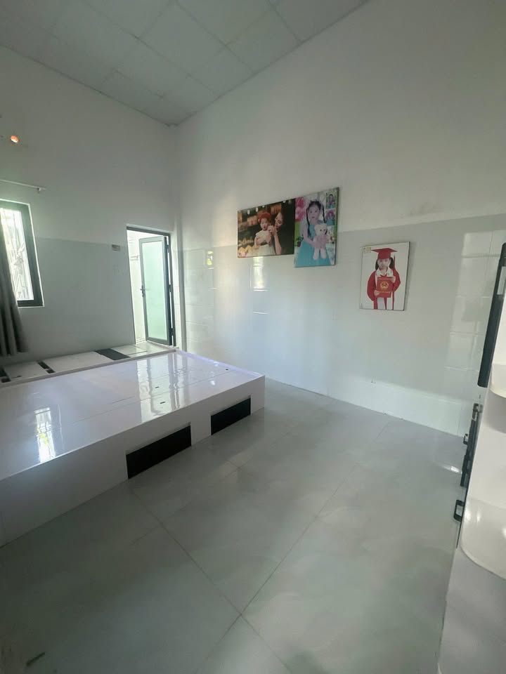 Nhà phố Bến Tre 130m² giá 1.7 tỷ - Khu dân cư an ninh, ô tô vào tận nơi!