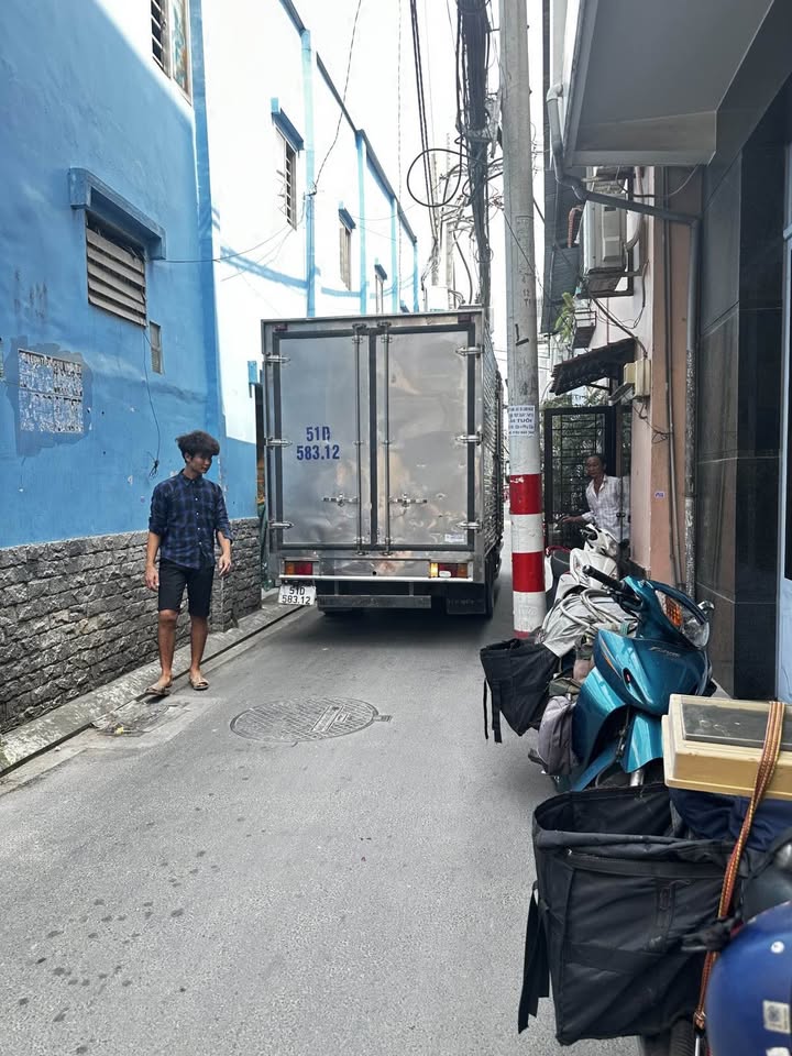 Nhà mặt tiền Nguyễn Bá Tòng, Tân Bình 57m² giá 8 tỷ - Đầu tư sinh lời ngay!