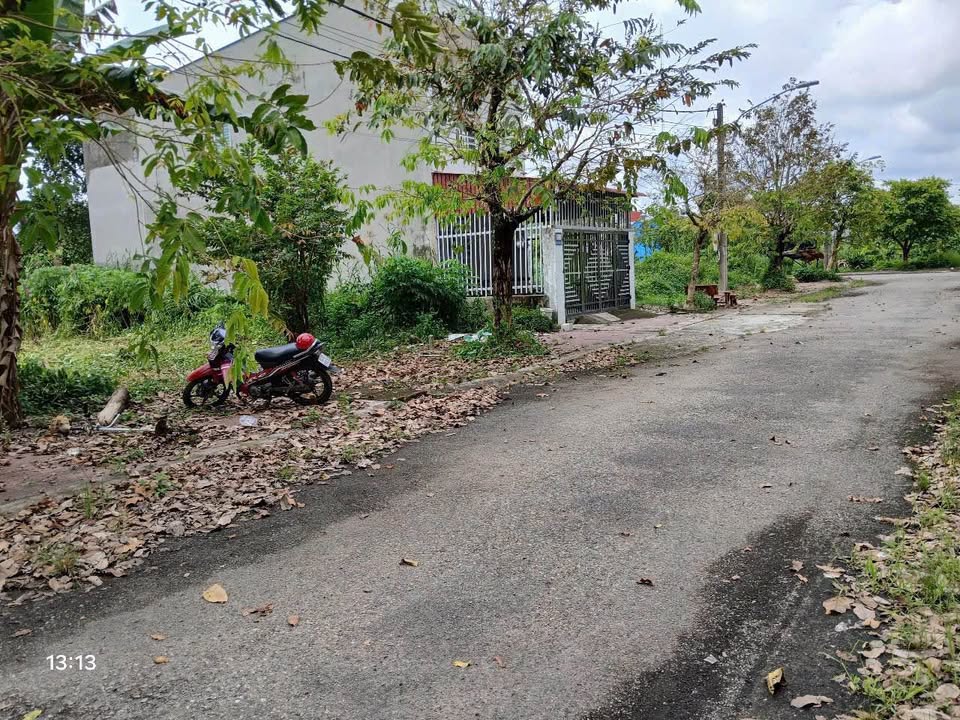 Đất nền Tân Ngãi Vĩnh Long 100m² giá 1.5 tỷ - Khu dân cư sầm uất!