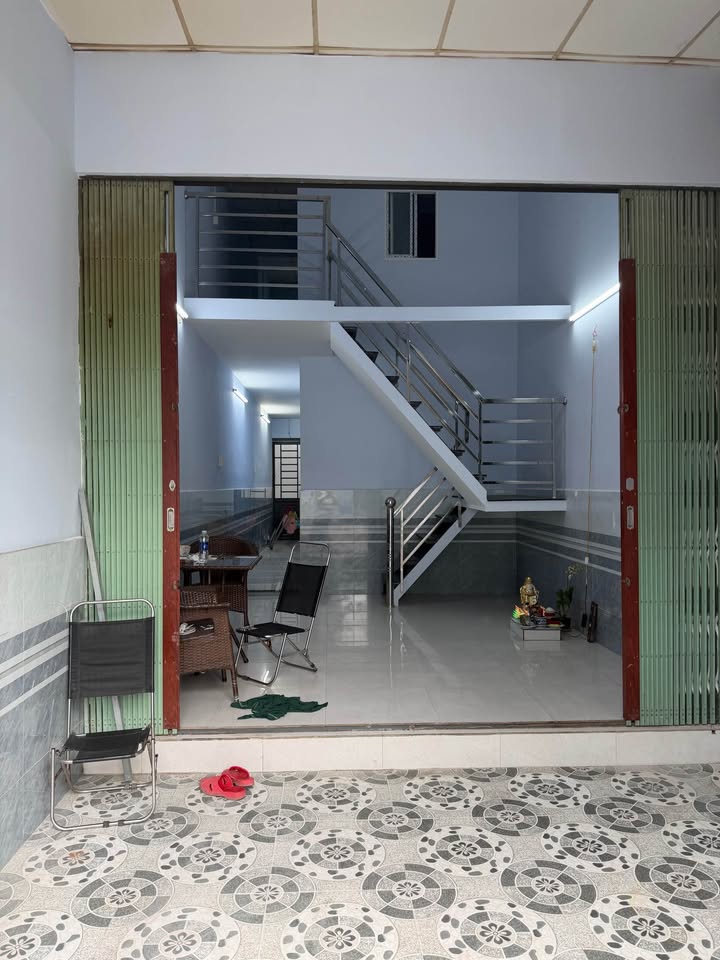 Nhà bán Quốc lộ 50, xã Bình Hưng, 45.5m² giá 2.75 tỷ - Vị trí đắc địa kinh doanh!