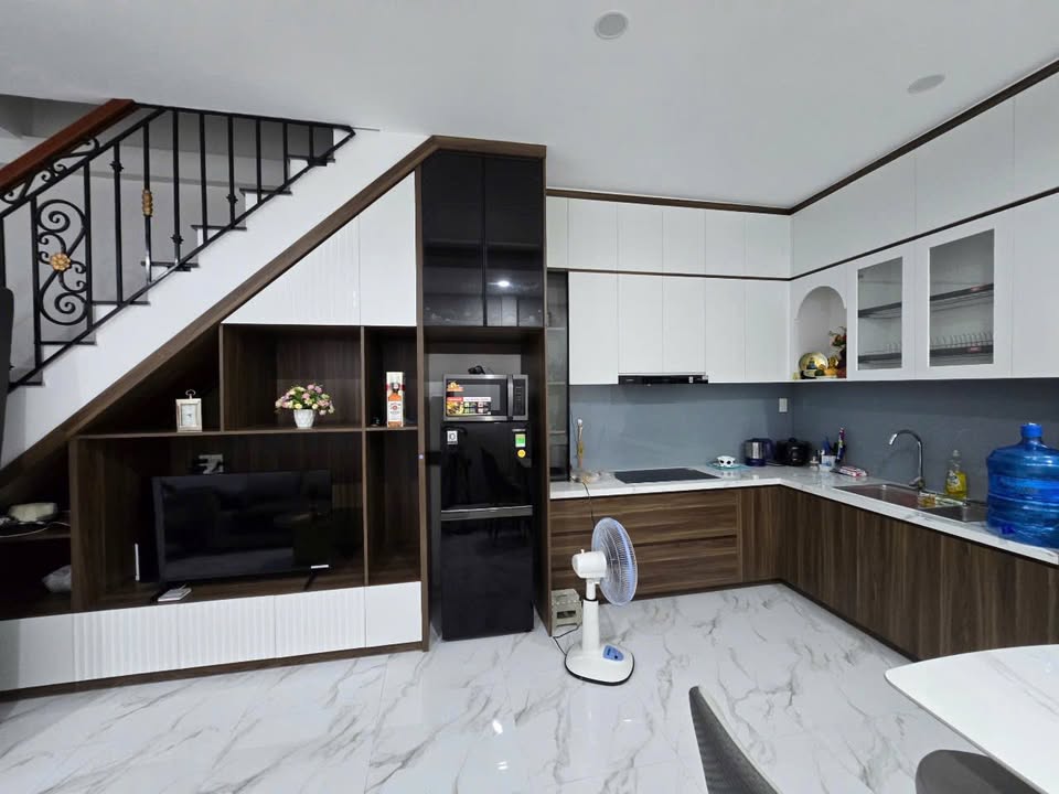 Nhà cho thuê hẻm Dã Tượng Nha Trang 40m² giá 12 triệu - Full nội thất, ô tô vào tận nơi!