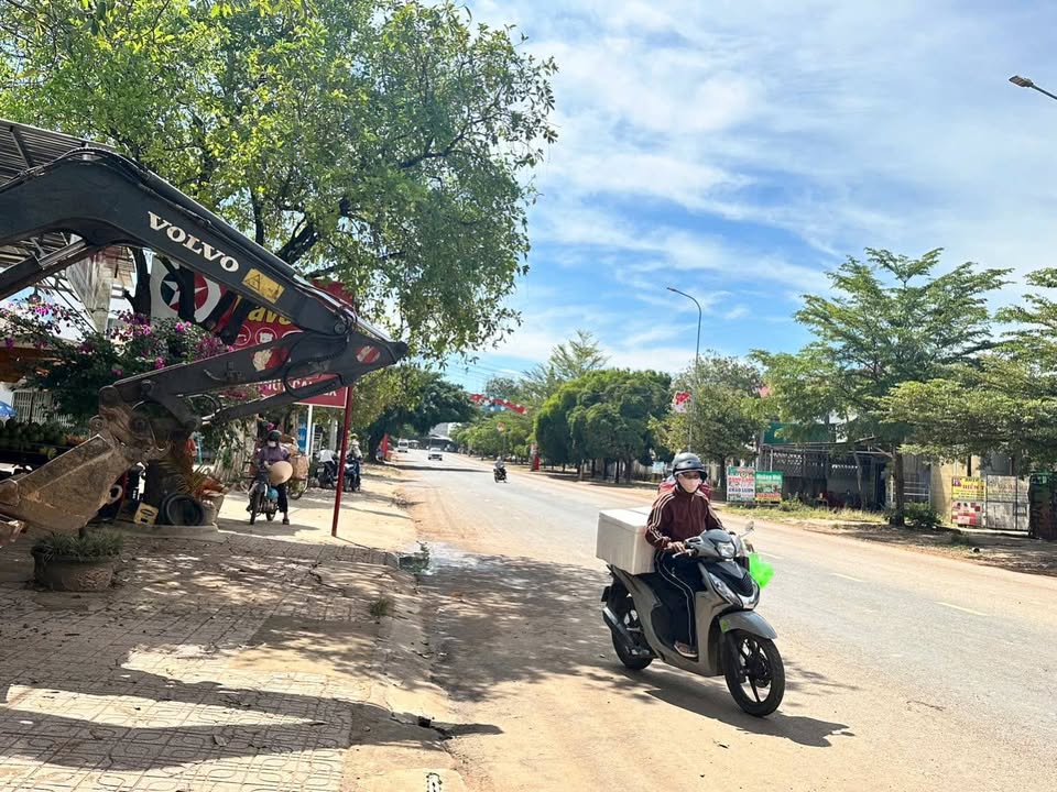 Mặt tiền kinh doanh đường Hùng Vương Ea Súp 330m² giá 2.42 tỷ - Đầu tư sinh lời ngay!